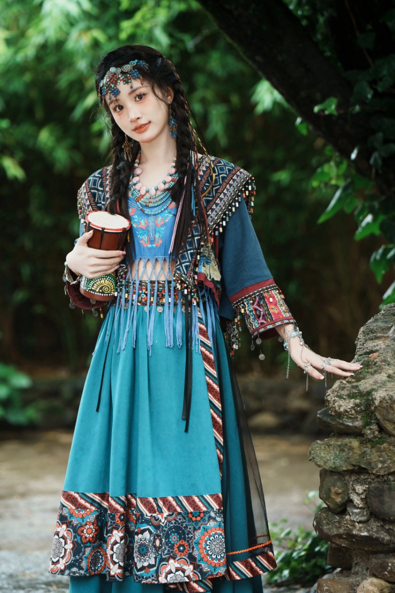 民族风拍照摆姿：9 个动作解锁异域风情，美到窒息-第9张图片-风享汇