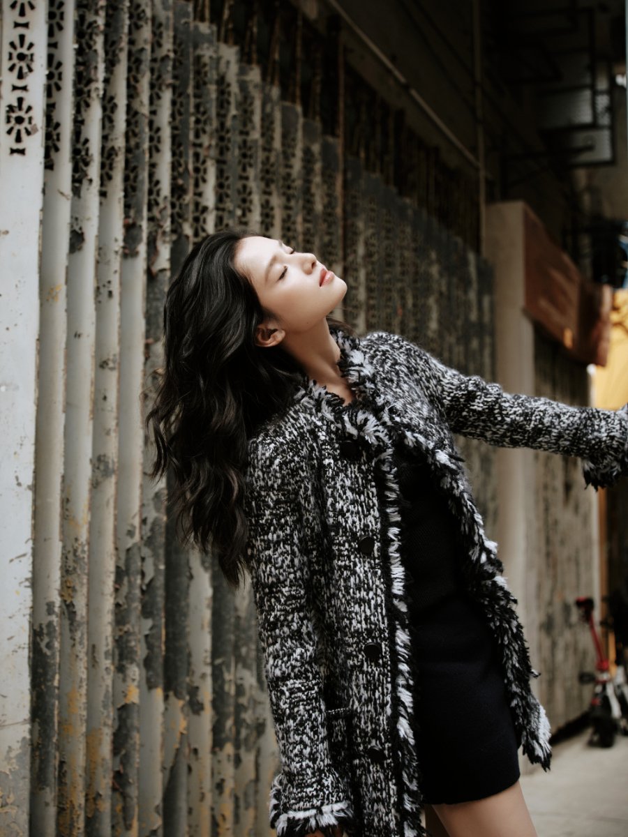 张婧仪，都市深巷里的松弛风尚-第6张图片-风享汇