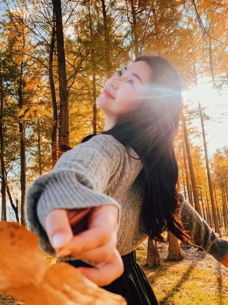 秋冬写真姿势范本：把季节的美揉进镜头里-第2张图片-风享汇