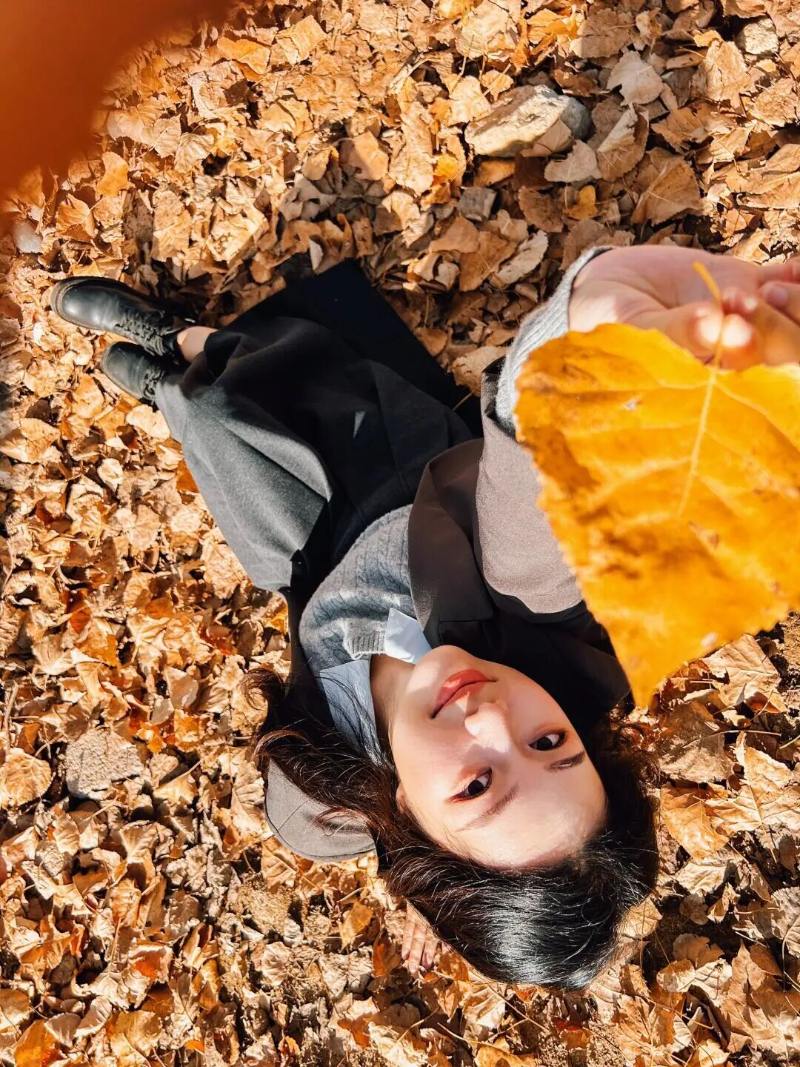 秋冬写真姿势范本：把季节的美揉进镜头里-第3张图片-风享汇