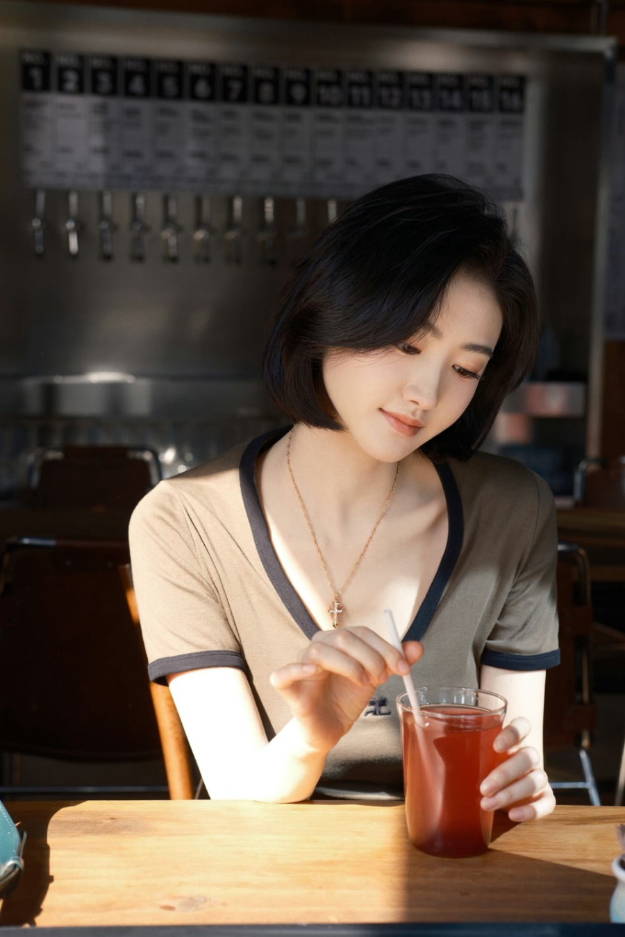 景甜，大地色彩，知性柔美-第5张图片-风享汇