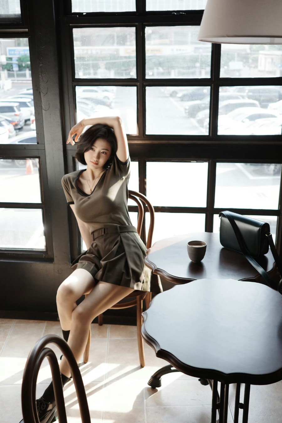 景甜，大地色彩，知性柔美-第8张图片-风享汇