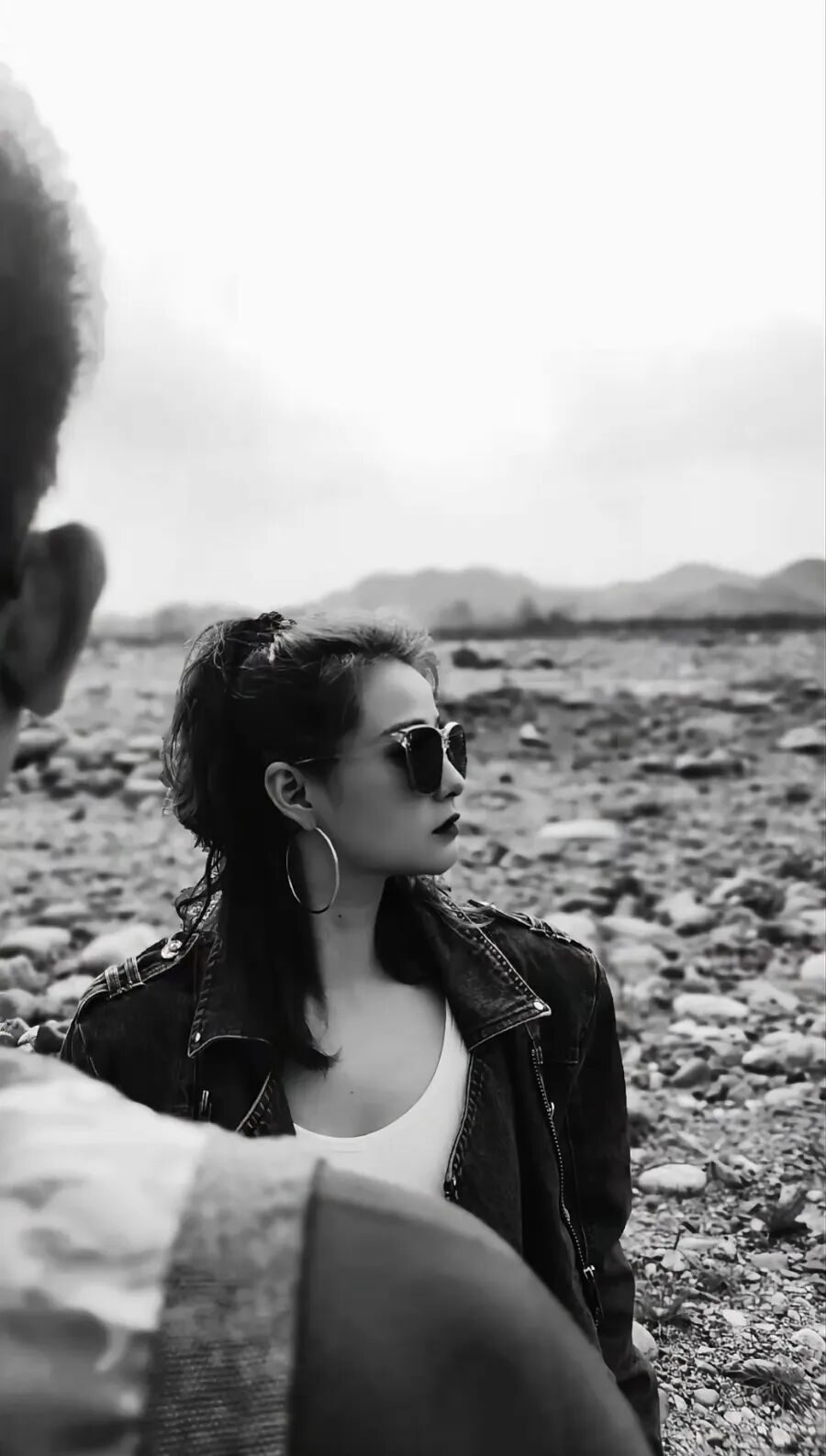 情侣拍杂志风不用凹造型!6个松弛感姿势直接抄-第2张图片-风享汇 情侣拍杂志风不用凹造型!6个松弛感姿势直接抄-第2张图片-风享汇