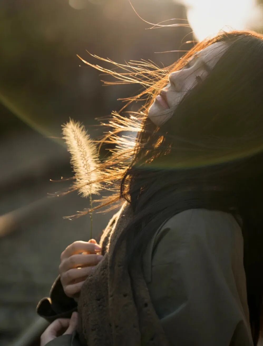 旅行不露脸拍照指南:学会这些,解锁氛围感大片-第6张图片-风享汇 旅行不露脸拍照指南:学会这些,解锁氛围感大片-第6张图片-风享汇