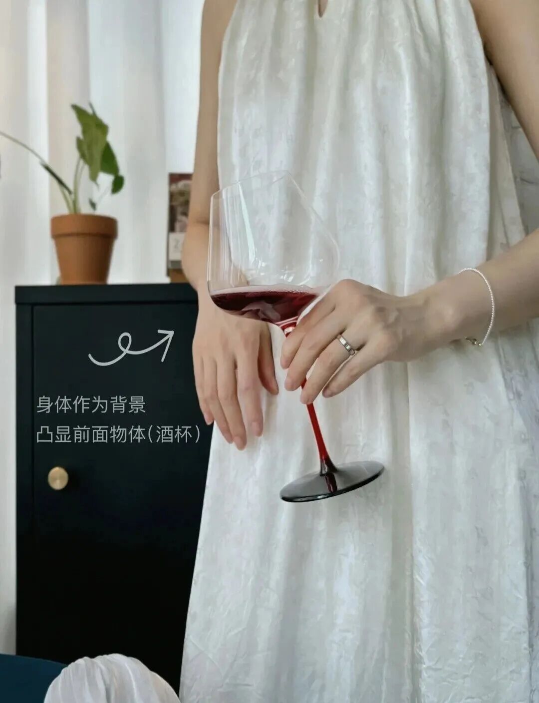 旅行不露脸拍照指南:学会这些,解锁氛围感大片-第8张图片-风享汇 旅行不露脸拍照指南:学会这些,解锁氛围感大片-第8张图片-风享汇