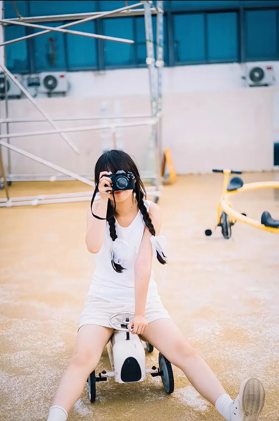 旅行不露脸拍照指南:学会这些,解锁氛围感大片-第10张图片-风享汇 旅行不露脸拍照指南:学会这些,解锁氛围感大片-第10张图片-风享汇