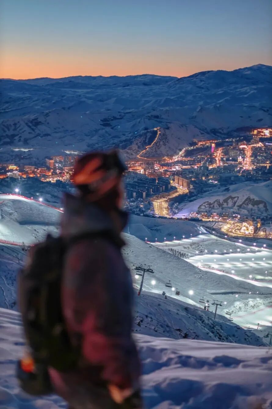 旅行不露脸拍照指南:学会这些,解锁氛围感大片-第11张图片-风享汇 旅行不露脸拍照指南:学会这些,解锁氛围感大片-第11张图片-风享汇