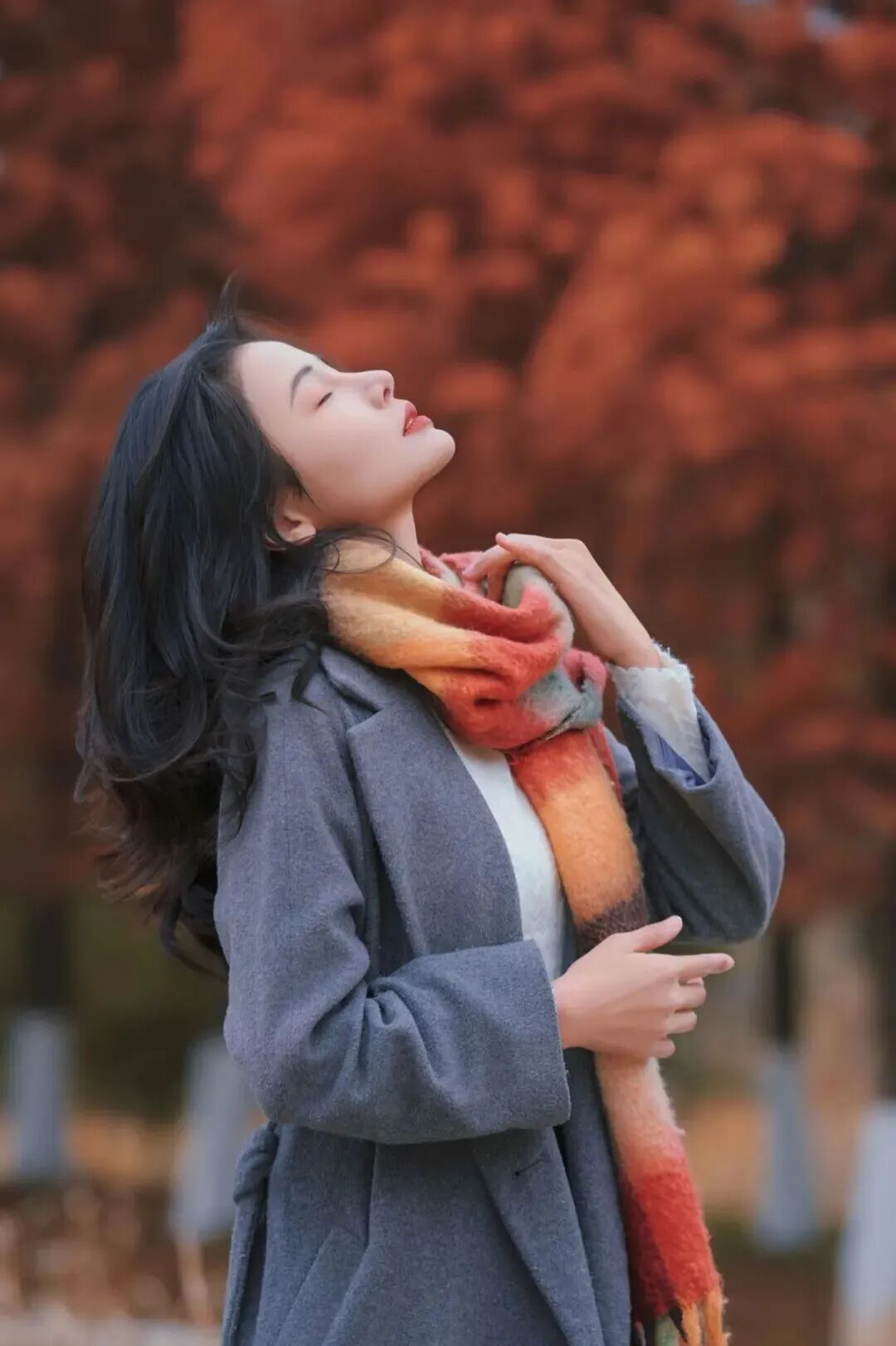 水杉林人像:5个松弛感姿势娴雅诗意-第2张图片-风享汇 水杉林人像:5个松弛感姿势娴雅诗意-第2张图片-风享汇