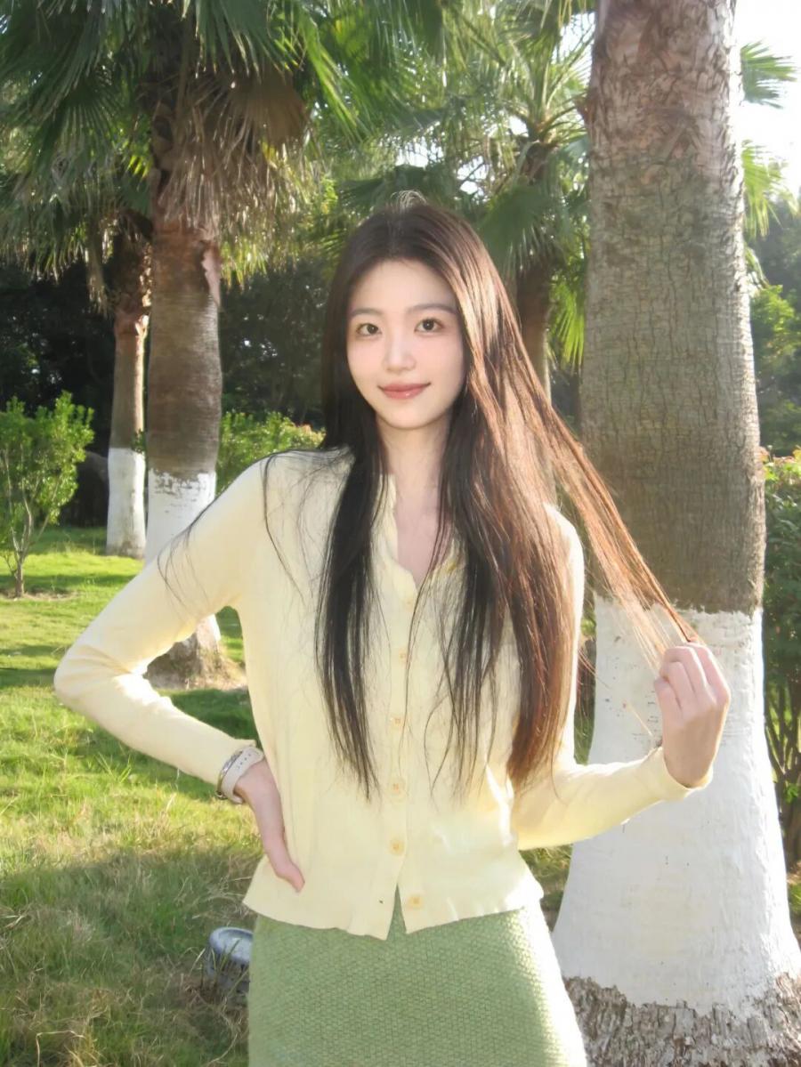 户外拍照:7个姿势告别僵硬,随手拍都自然-第2张图片-风享汇 户外拍照:7个姿势告别僵硬,随手拍都自然-第2张图片-风享汇