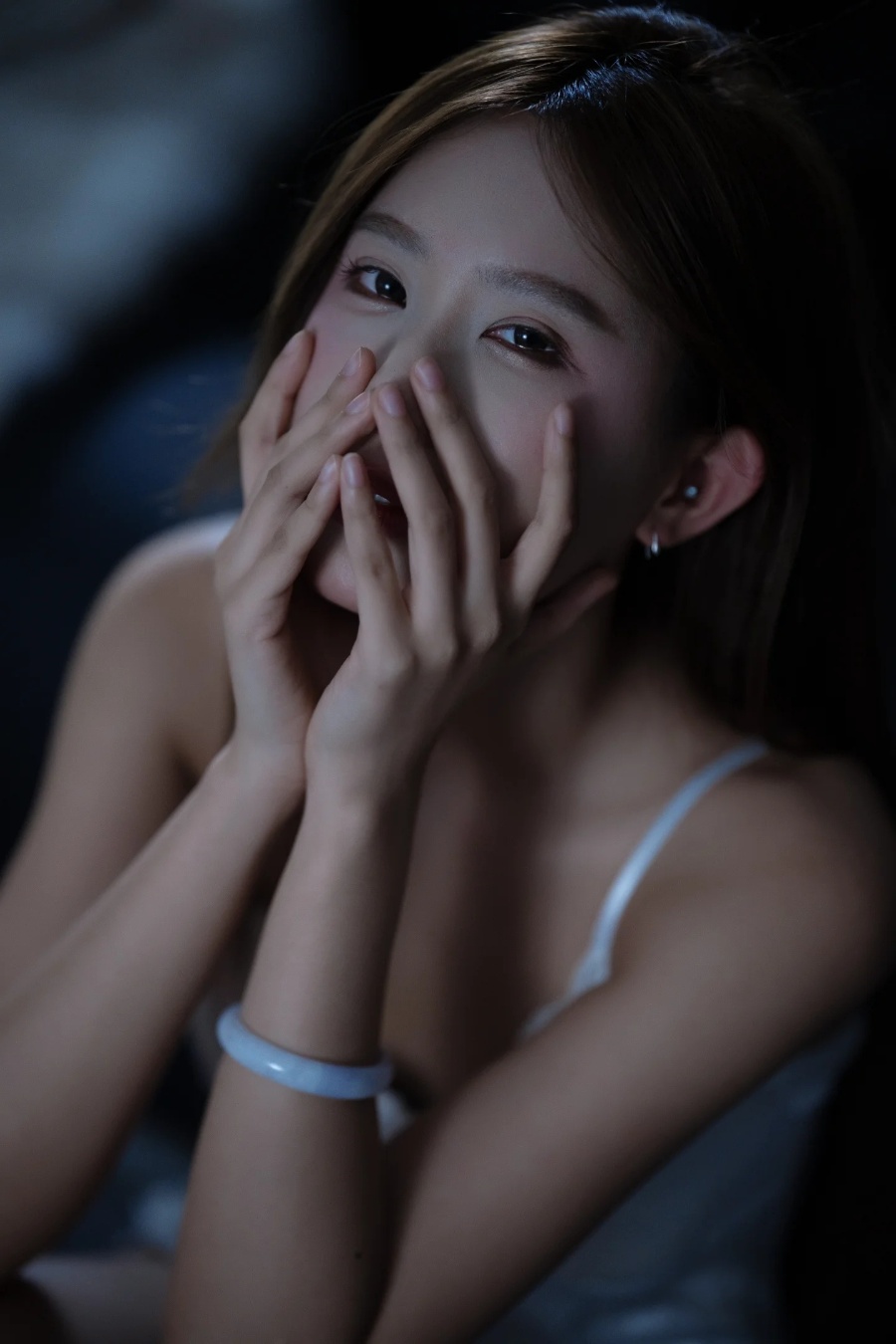 独居女孩的夜，氛围写真-第3张图片-风享汇