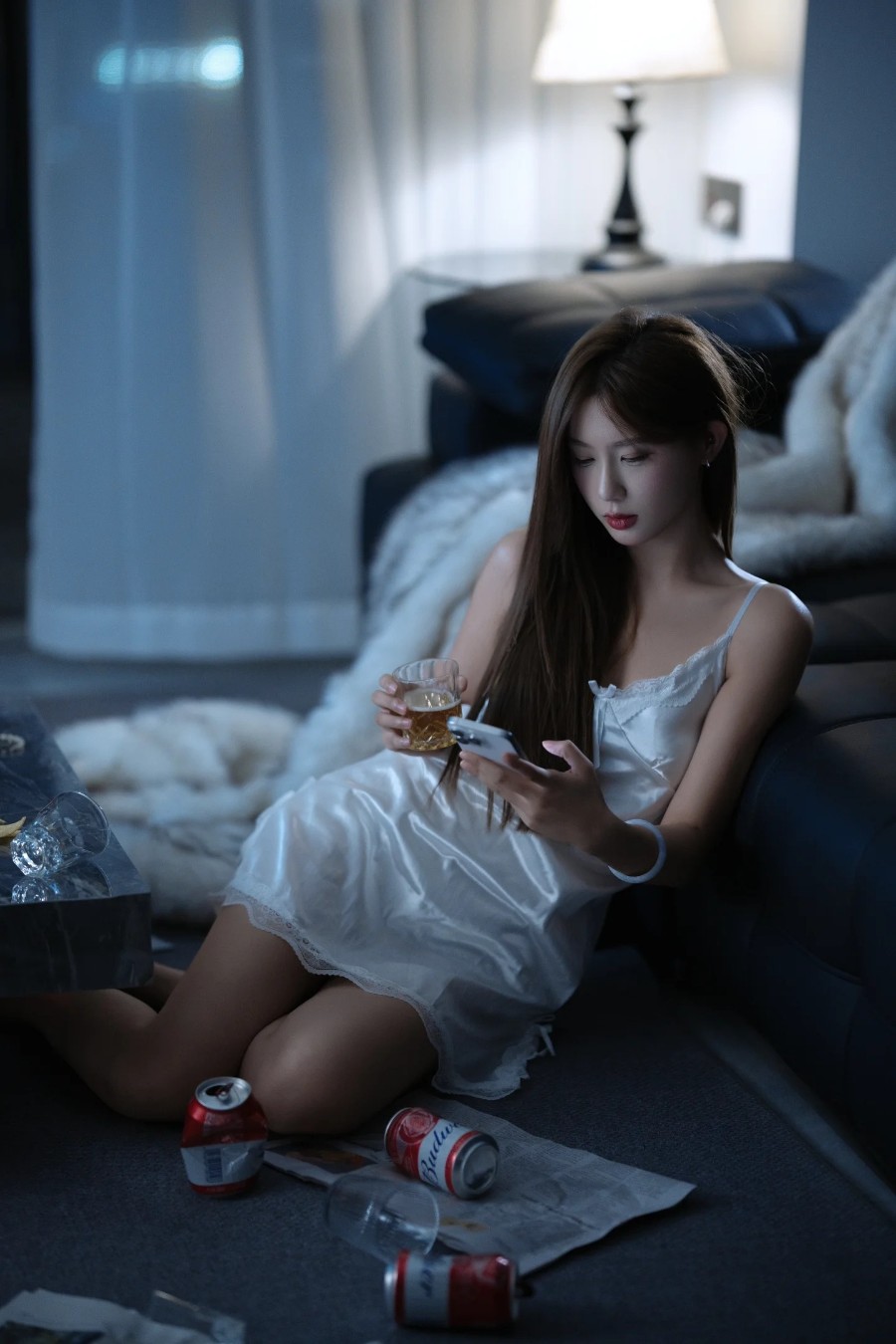 独居女孩的夜，氛围写真-第2张图片-风享汇