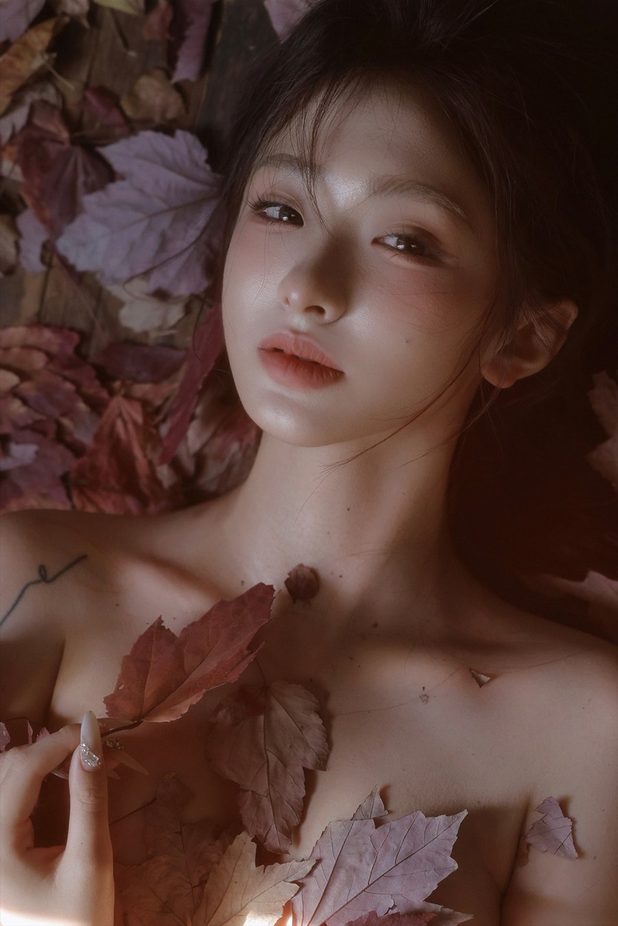 暖冬光影柔美交错，长发少女写真-第16张图片-风享汇