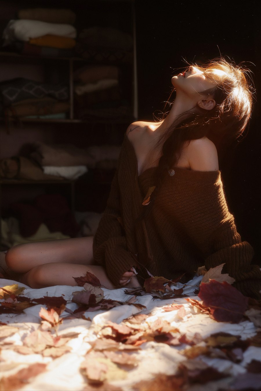 暖冬光影柔美交错，长发少女写真-第10张图片-风享汇