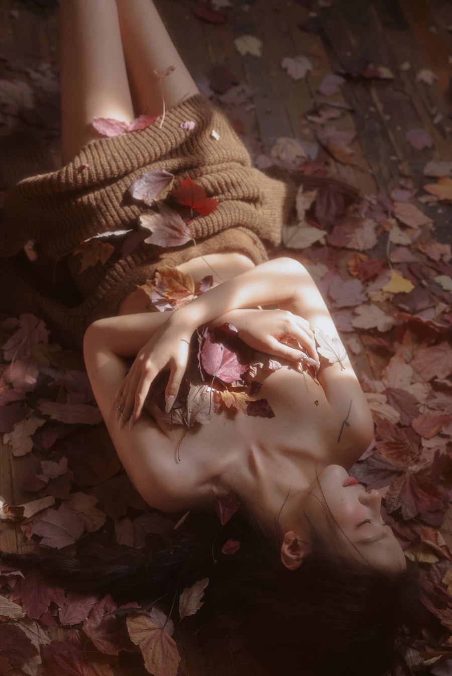 暖冬光影柔美交错，长发少女写真-第14张图片-风享汇