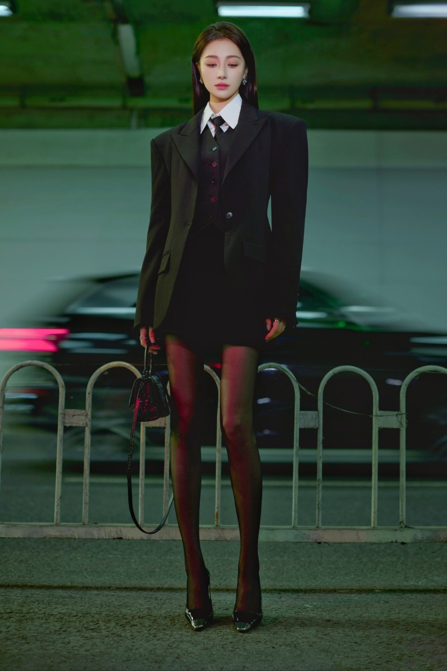 隆妮西装丝袜大长腿，真飒~-第7张图片-风享汇
