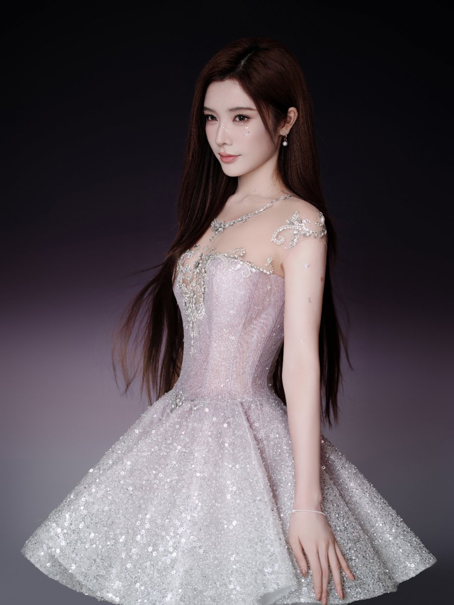 戴燕妮梦幻写真来袭，身穿璀璨紫色礼裙，精致妆容尽显高级感！-第12张图片-风享汇