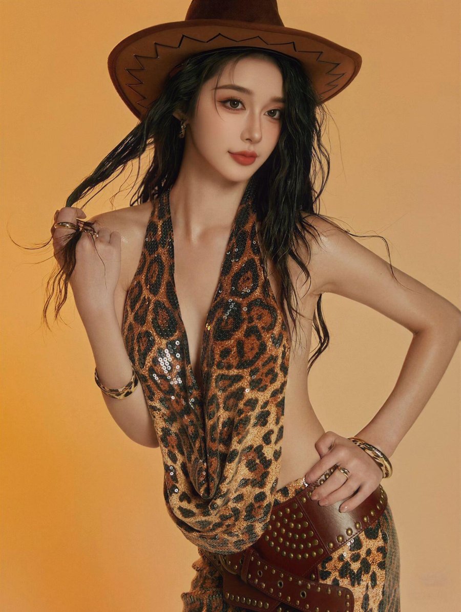 西部辣妹杀疯了，豹纹牛仔的野性纯欲-第4张图片-风享汇