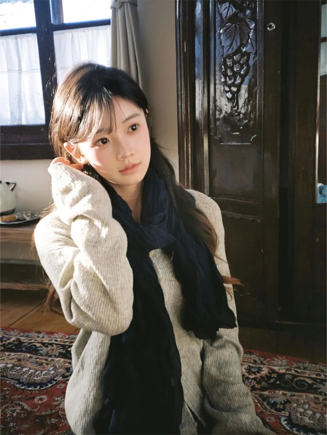 不用出门！窗边光在家也能拍出电影感写真-第6张图片-风享汇