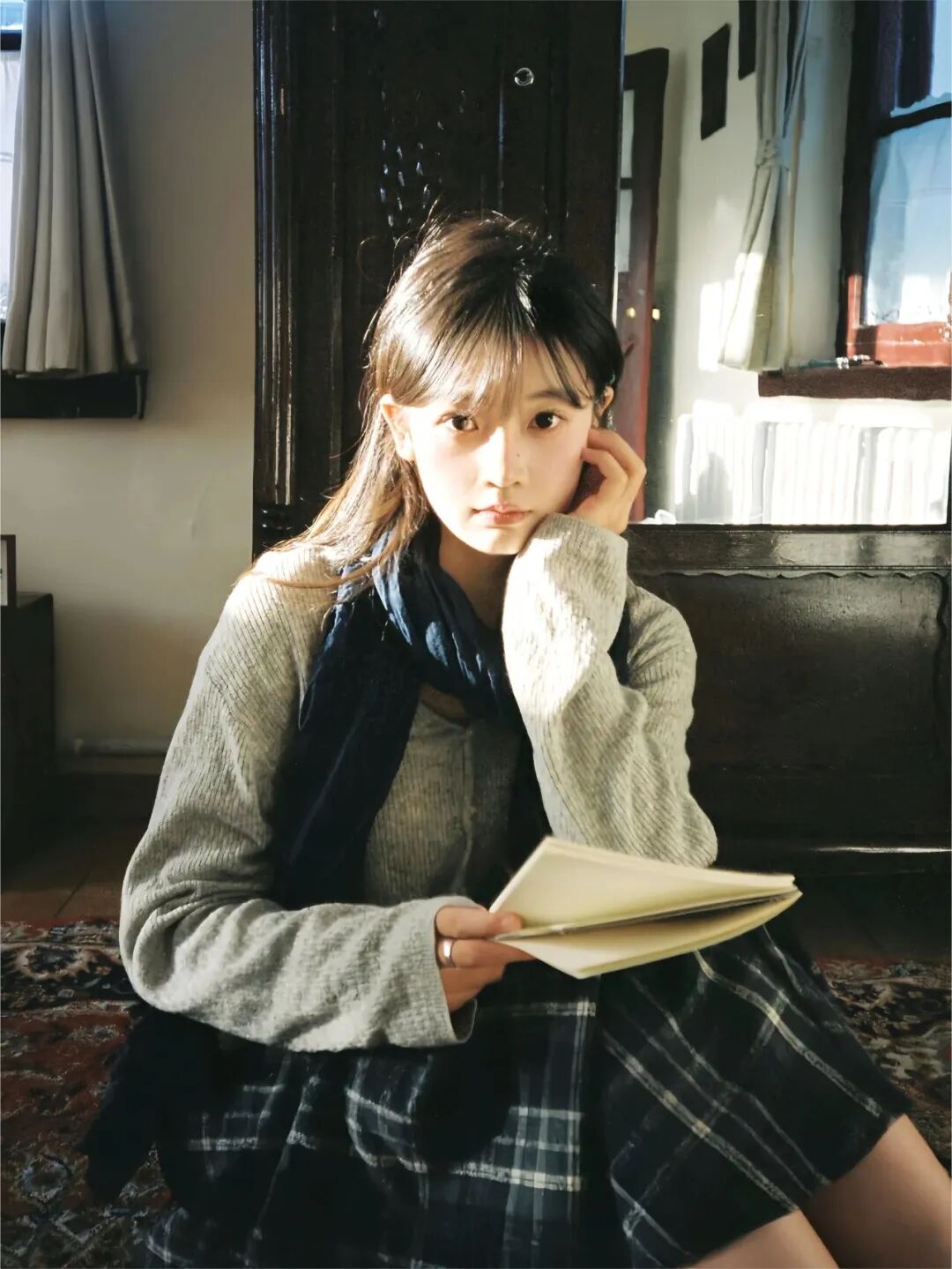 不用出门！窗边光在家也能拍出电影感写真-第7张图片-风享汇