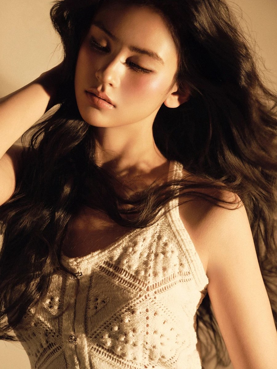 光影氛围感美女写真-第2张图片-风享汇