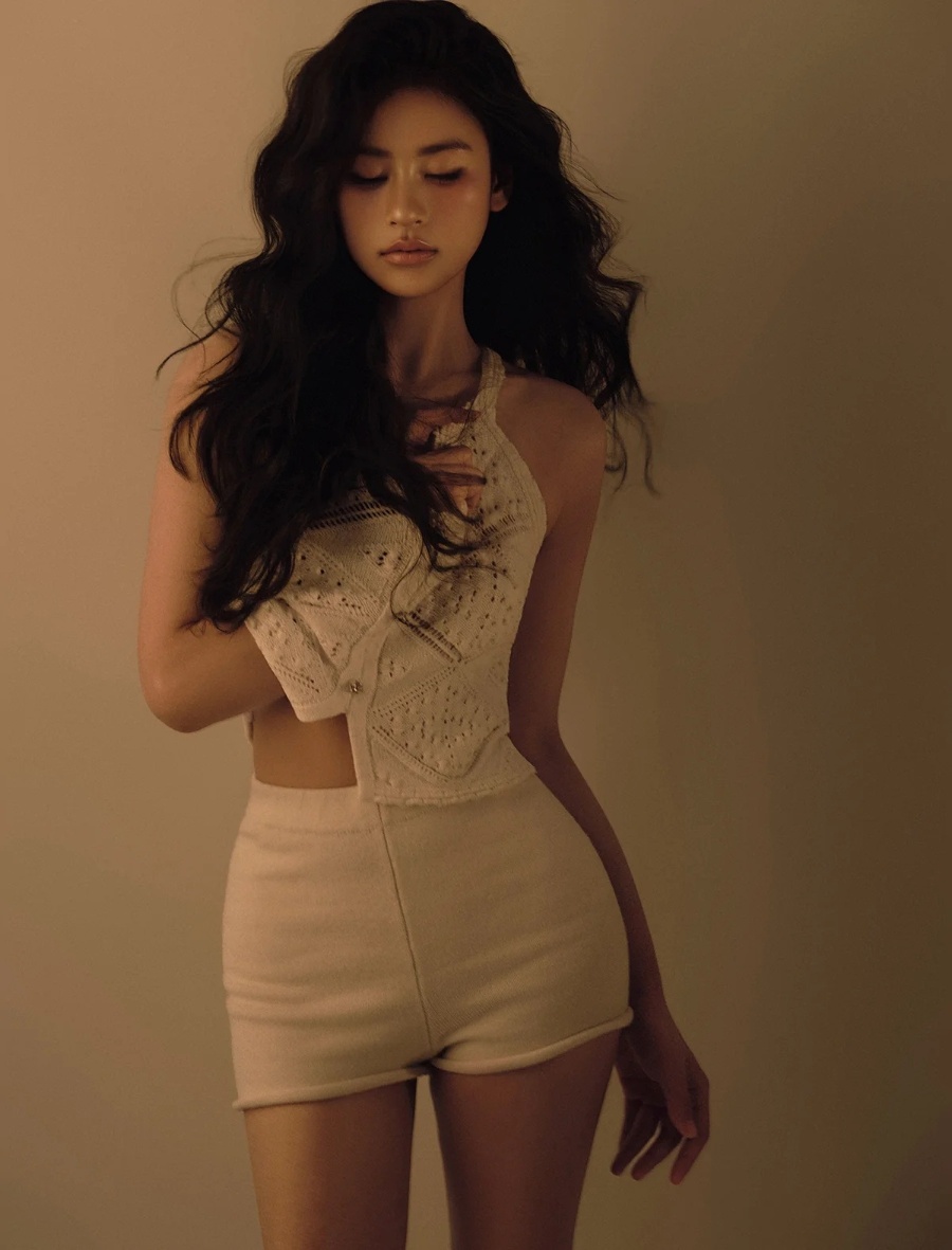 光影氛围感美女写真-第5张图片-风享汇