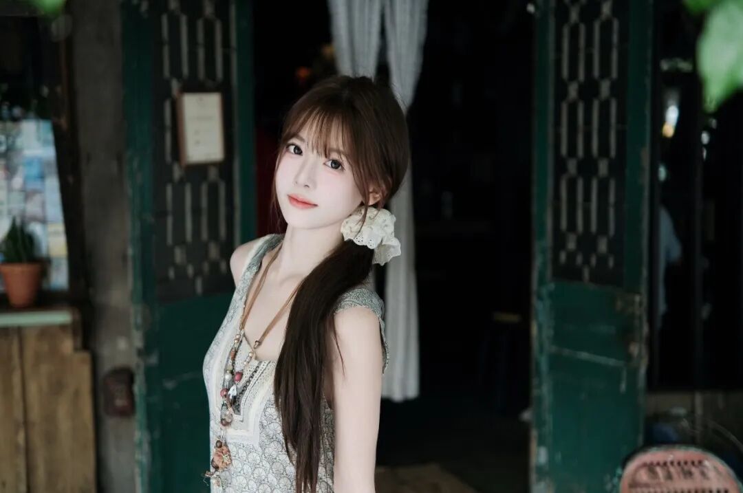 复古小店出片：9个懒人摆姿，轻松拿捏氛围感-第6张图片-风享汇