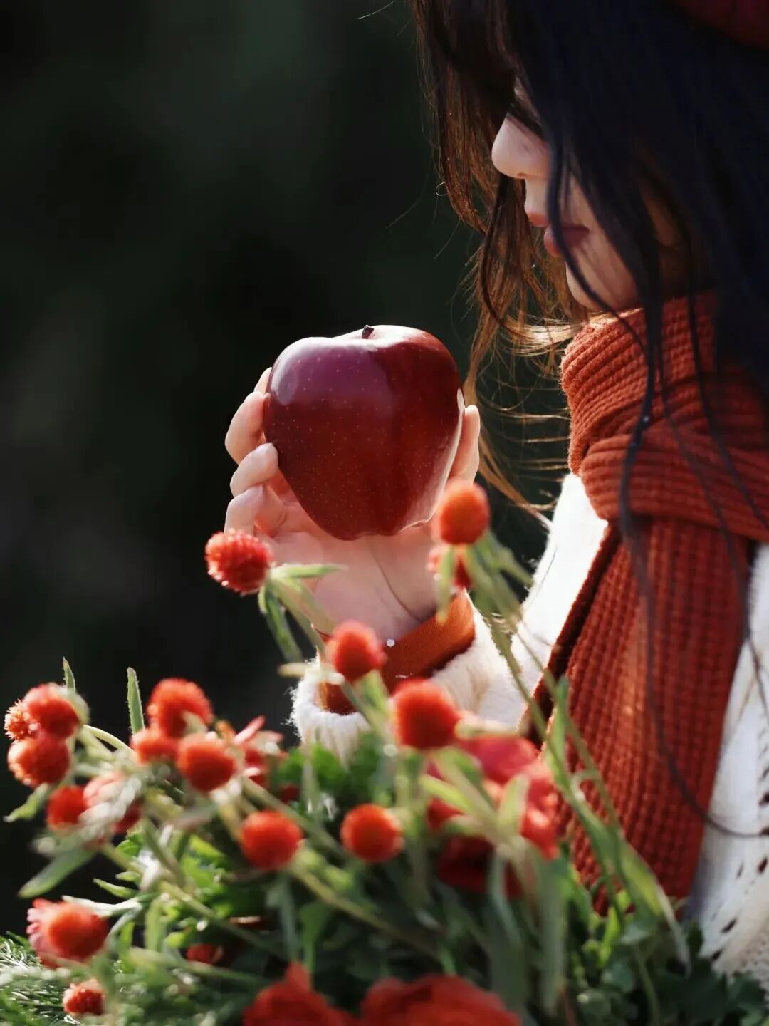 秋冬森系不露脸拍照：9个摆姿，拍出电影感松弛氛围-第10张图片-风享汇