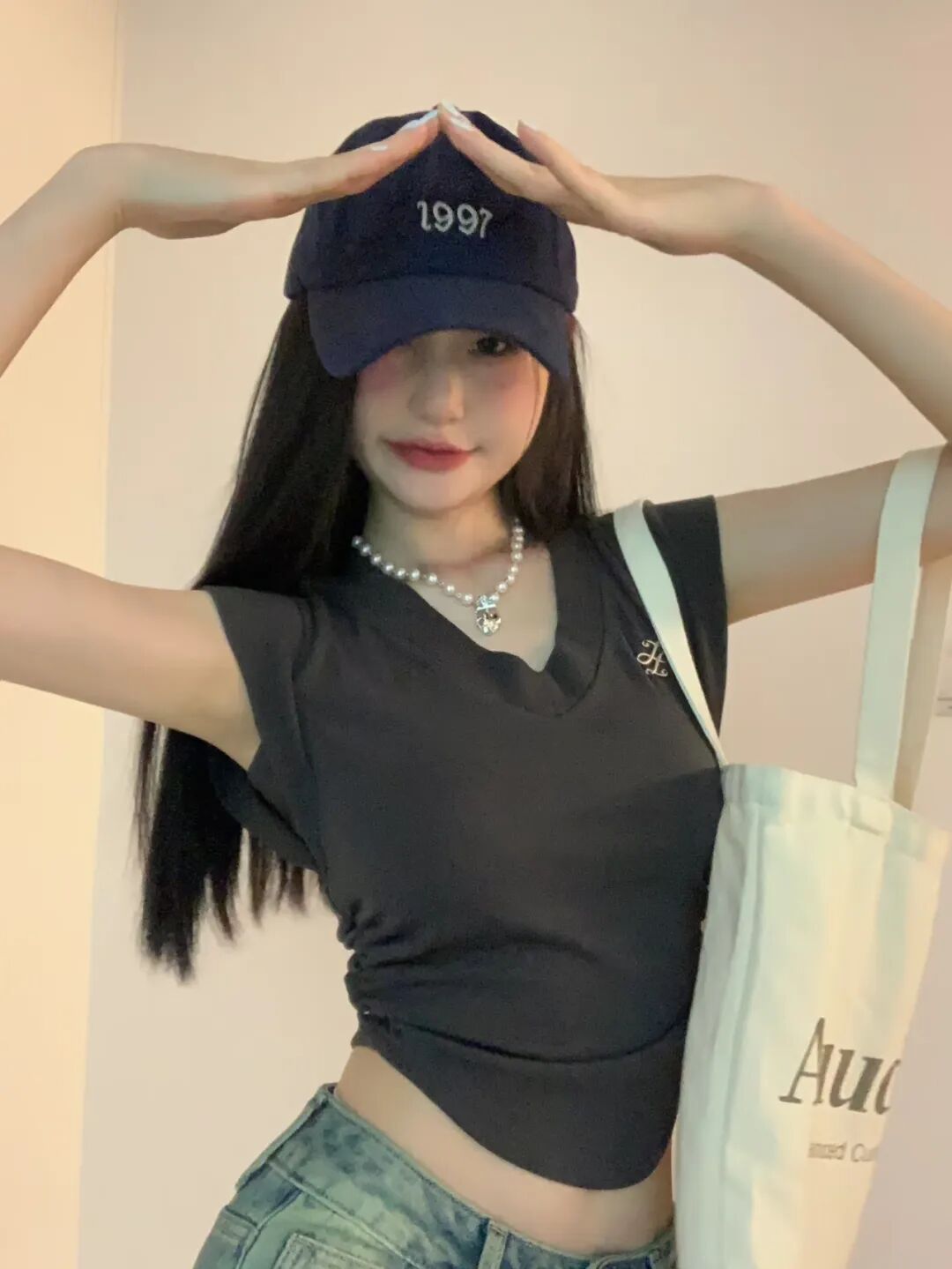 韩系ins风拍照摆姿:7个姿势松弛甜酷感拉满-第7张图片-风享汇 韩系ins风拍照摆姿:7个姿势松弛甜酷感拉满-第7张图片-风享汇