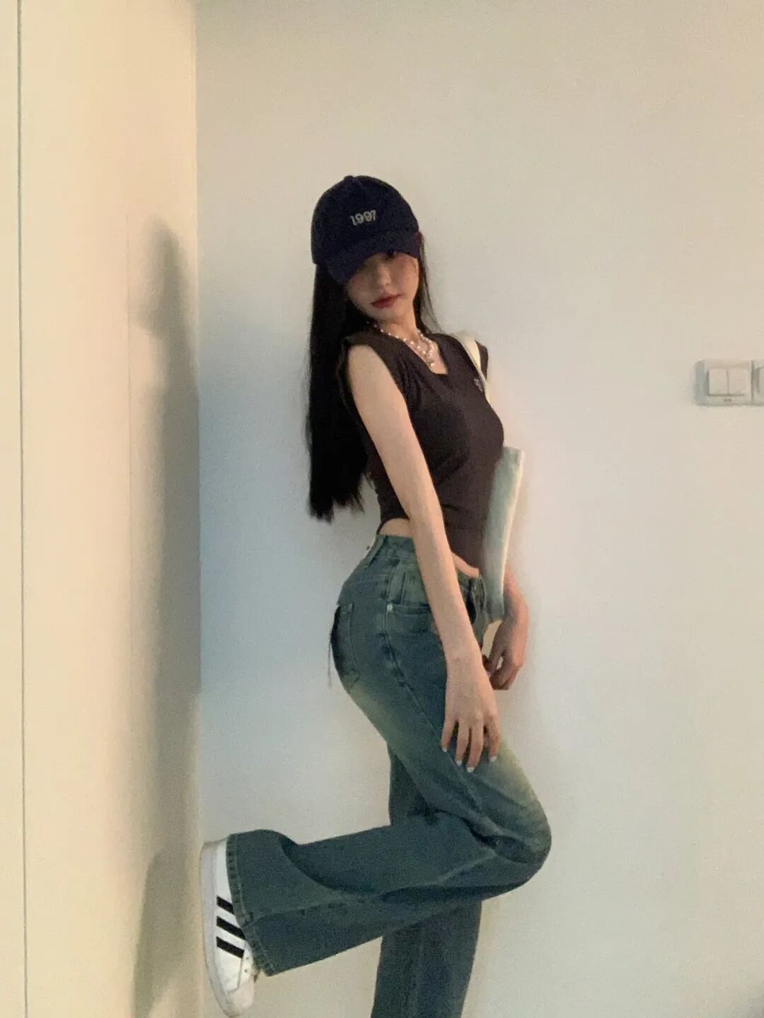 韩系ins风拍照摆姿:7个姿势松弛甜酷感拉满-第8张图片-风享汇 韩系ins风拍照摆姿:7个姿势松弛甜酷感拉满-第8张图片-风享汇