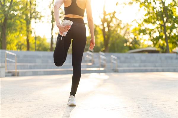 想要膝盖长寿：少做这5件事 你可能每天都在做-第1张图片-风享汇