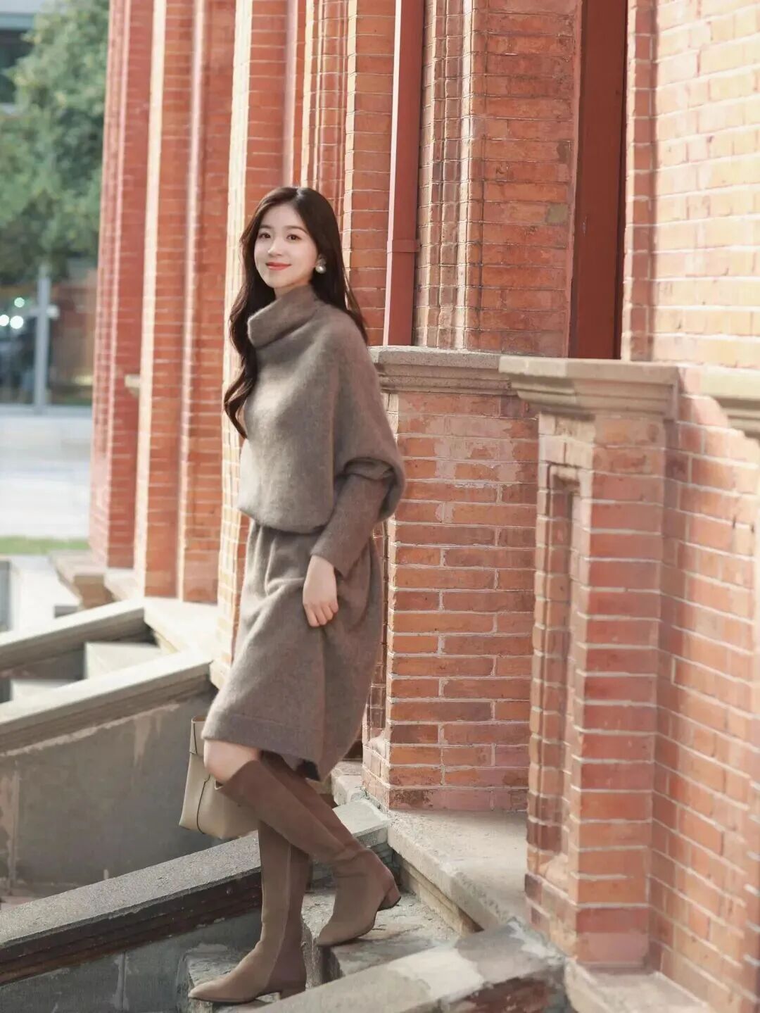 冬日氛围感｜9个出片姿势，轻松拿捏温柔松弛感-第4张图片-风享汇