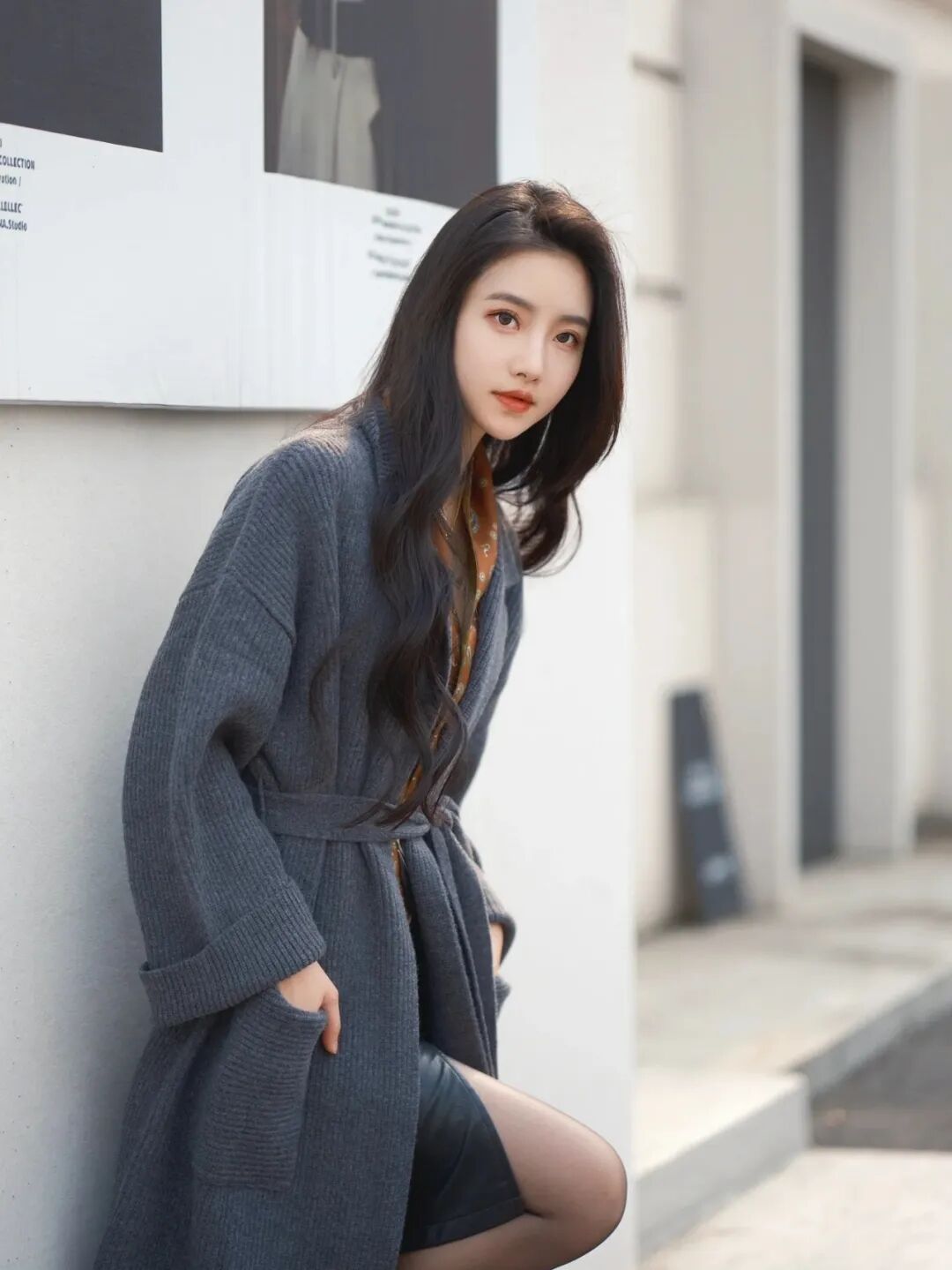 寒冬大衣拍照指南｜6个姿势拍出高级感📸-第3张图片-风享汇