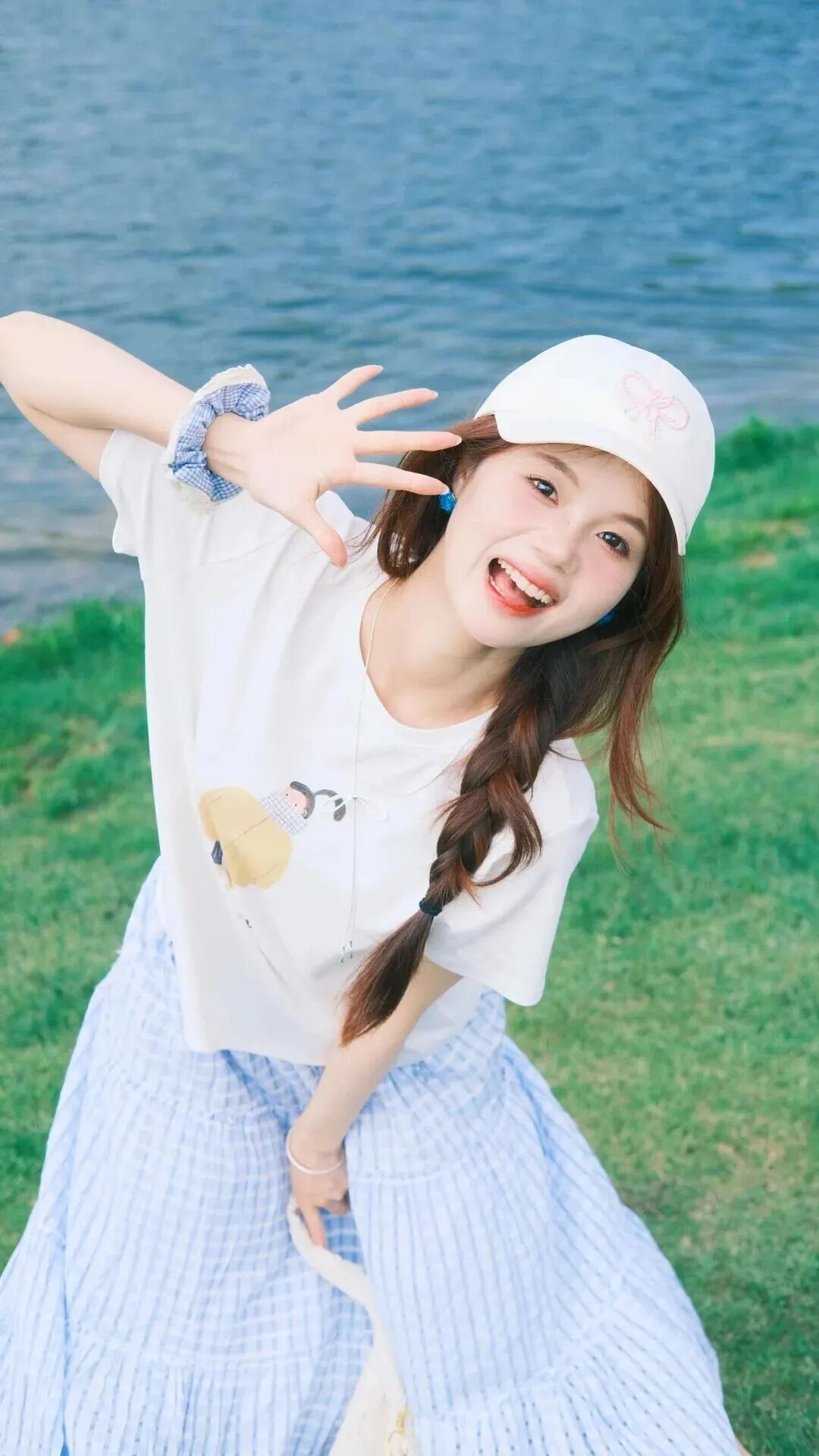 公园拍照9个灵动姿势,把日常逛玩拍成元气大片-第2张图片-风享汇 公园拍照9个灵动姿势,把日常逛玩拍成元气大片-第2张图片-风享汇