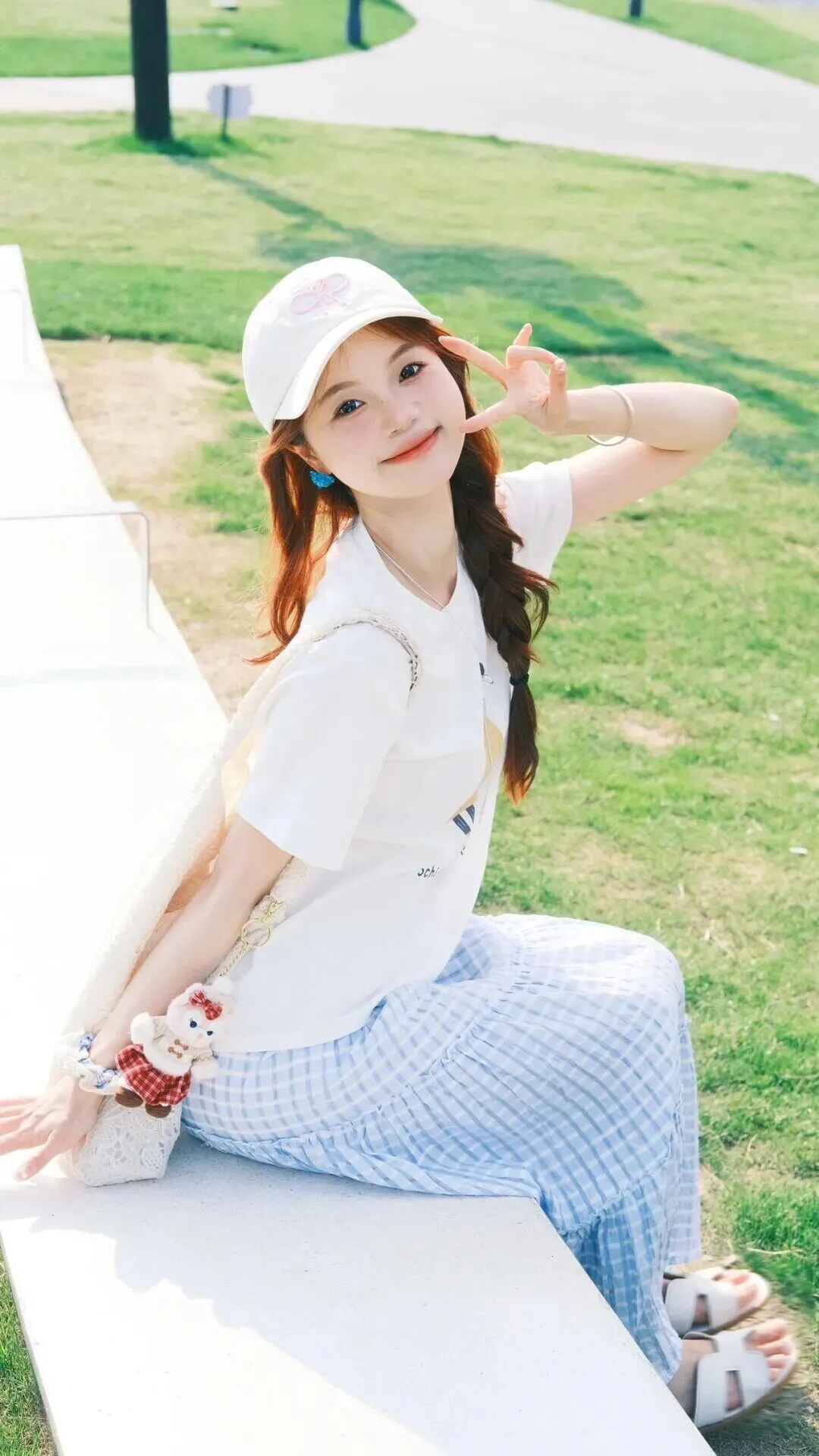 公园拍照9个灵动姿势,把日常逛玩拍成元气大片-第8张图片-风享汇 公园拍照9个灵动姿势,把日常逛玩拍成元气大片-第8张图片-风享汇
