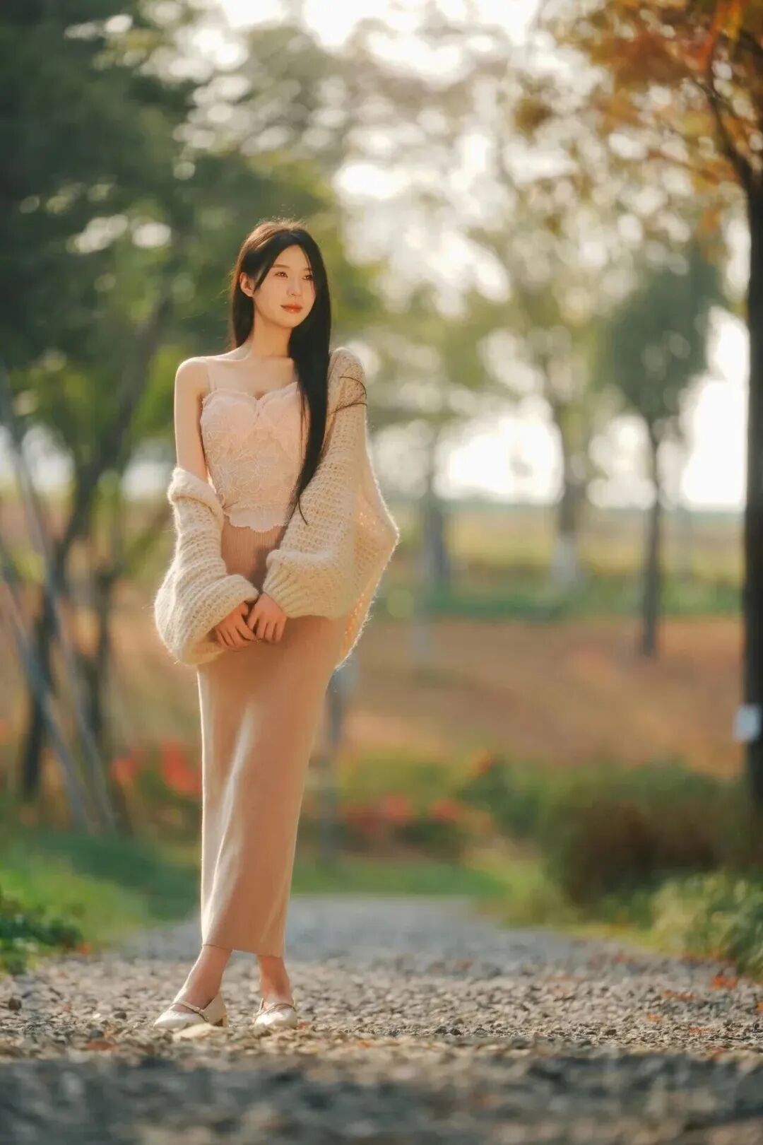 冬日氛围感!9个姿势把暖阳拍成温柔诗篇-第10张图片-风享汇 冬日氛围感!9个姿势把暖阳拍成温柔诗篇-第10张图片-风享汇