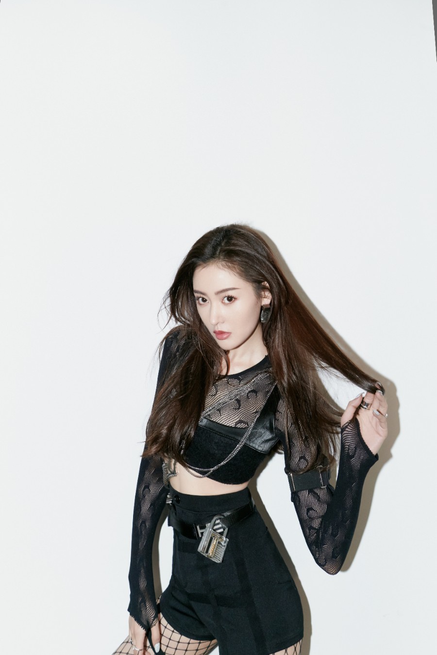 张天爱吊带网袜装扮，英姿飒爽-第8张图片-风享汇