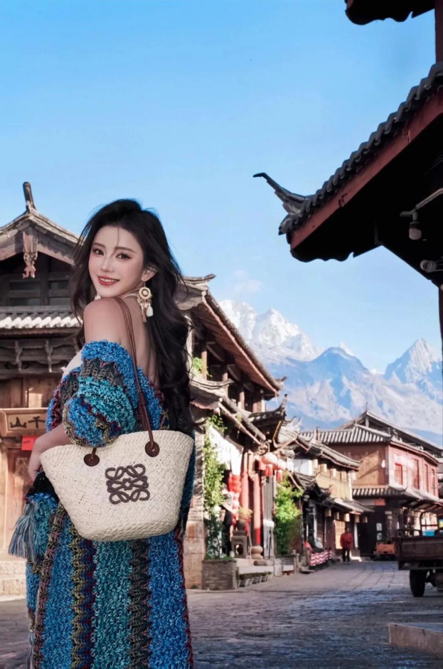 景点打卡怎么拍?教你拿捏氛围感,告别游客照-第3张图片-风享汇 景点打卡怎么拍?教你拿捏氛围感,告别游客照-第3张图片-风享汇