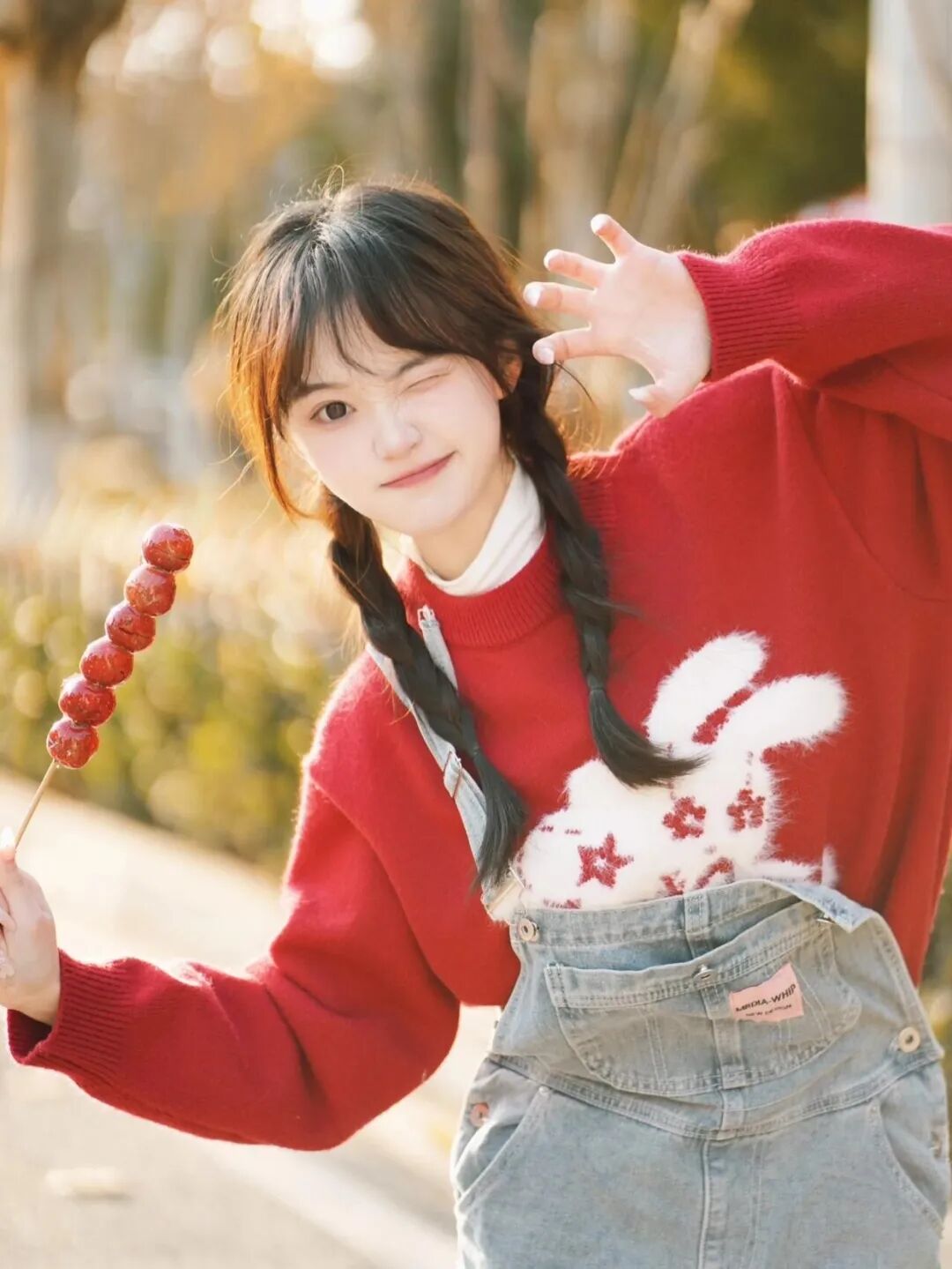 过年拍照没新意?教你用糖葫芦 + 夕阳拍出氛围感-第6张图片-风享汇 过年拍照没新意?教你用糖葫芦 + 夕阳拍出氛围感-第6张图片-风享汇