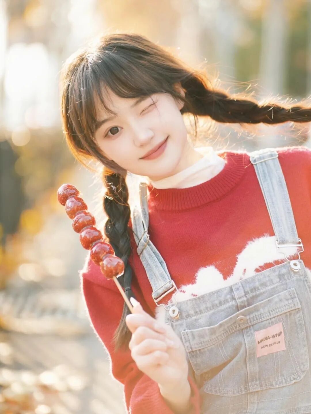 过年拍照没新意?教你用糖葫芦 + 夕阳拍出氛围感-第9张图片-风享汇 过年拍照没新意?教你用糖葫芦 + 夕阳拍出氛围感-第9张图片-风享汇