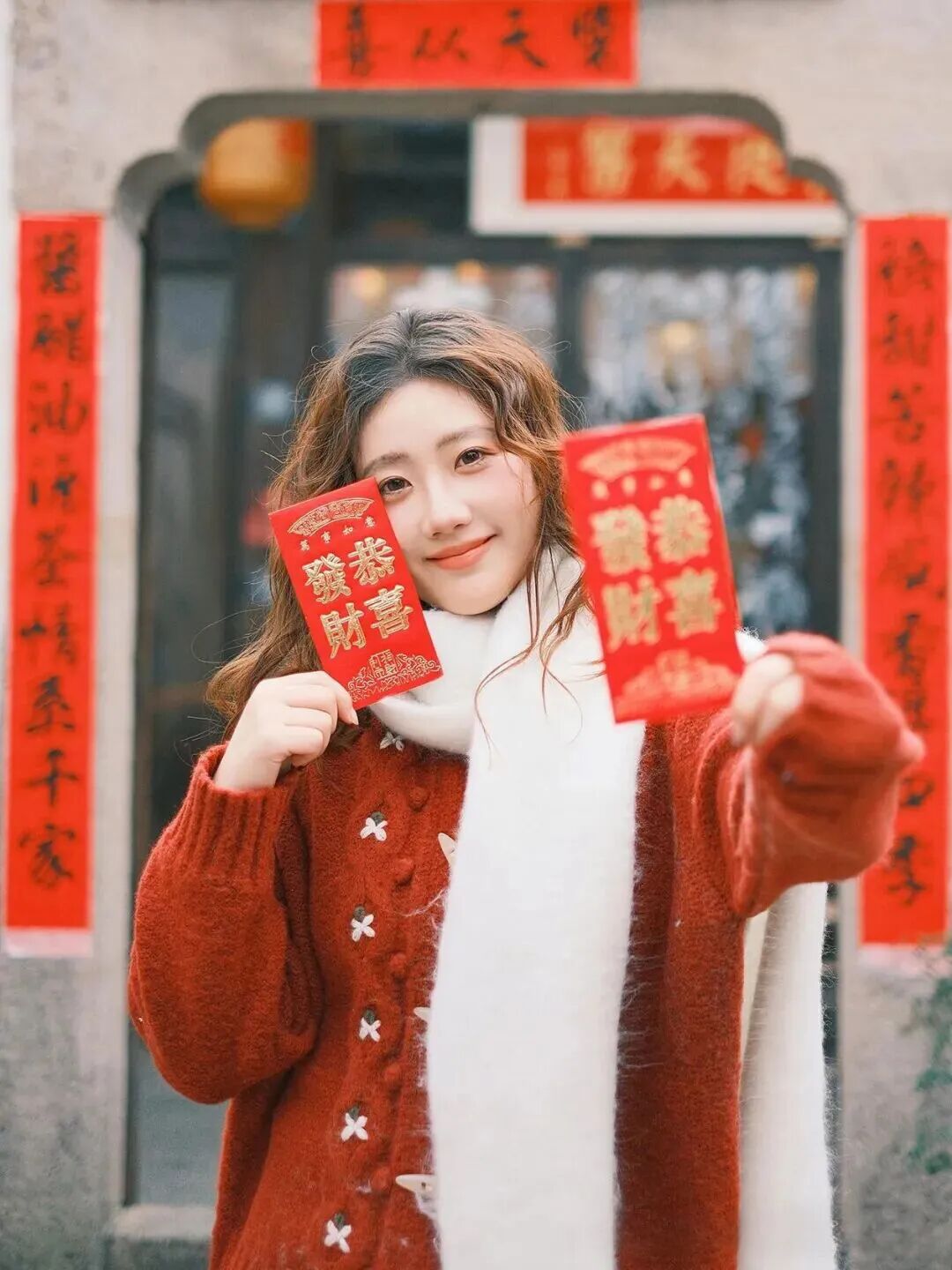 8个新年写真姿势，在家门口拍满烟火气年味-第5张图片-风享汇
