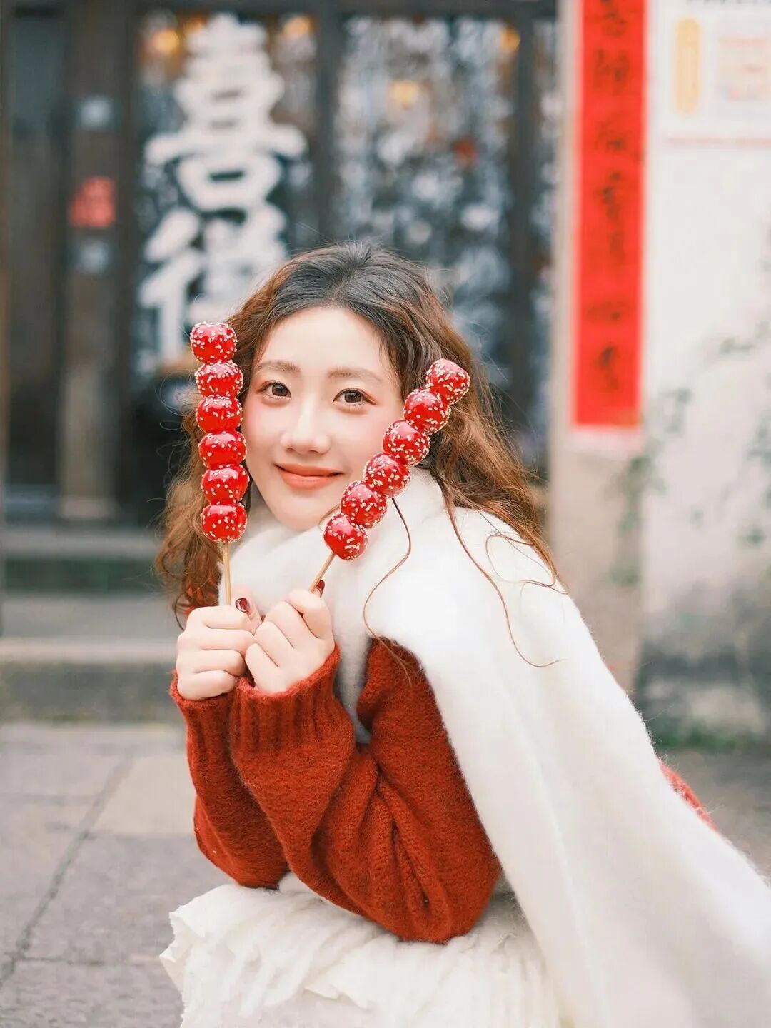 8个新年写真姿势，在家门口拍满烟火气年味-第9张图片-风享汇