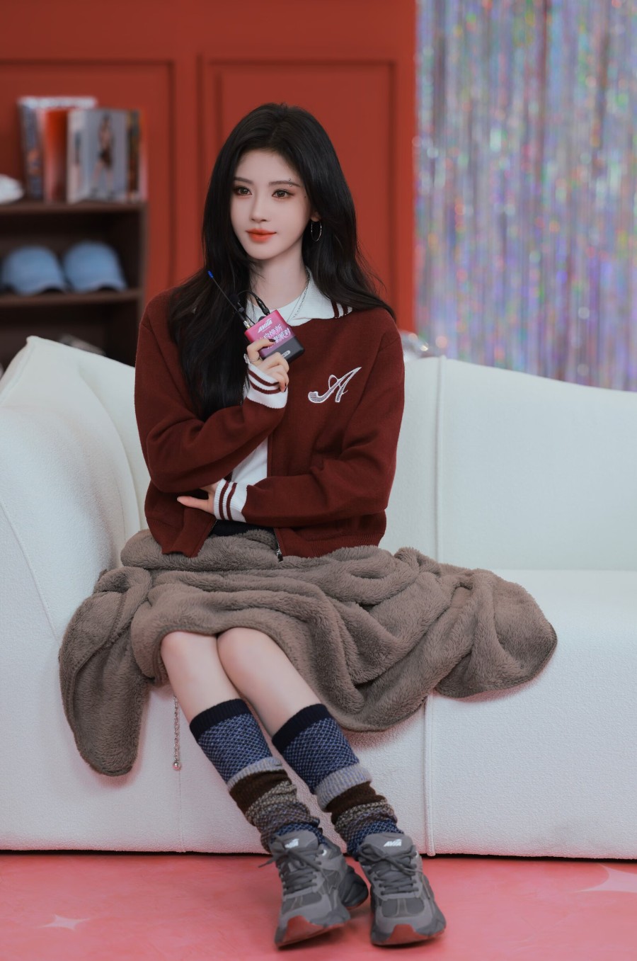 鞠婧祎秒变甜酷猫女郎美貌养眼-第7张图片-风享汇