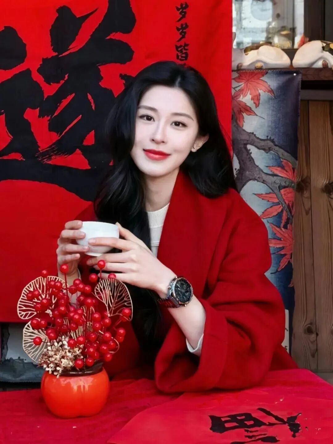 过年拍照没年味？这组红大衣姿势教你拿捏-第2张图片-风享汇