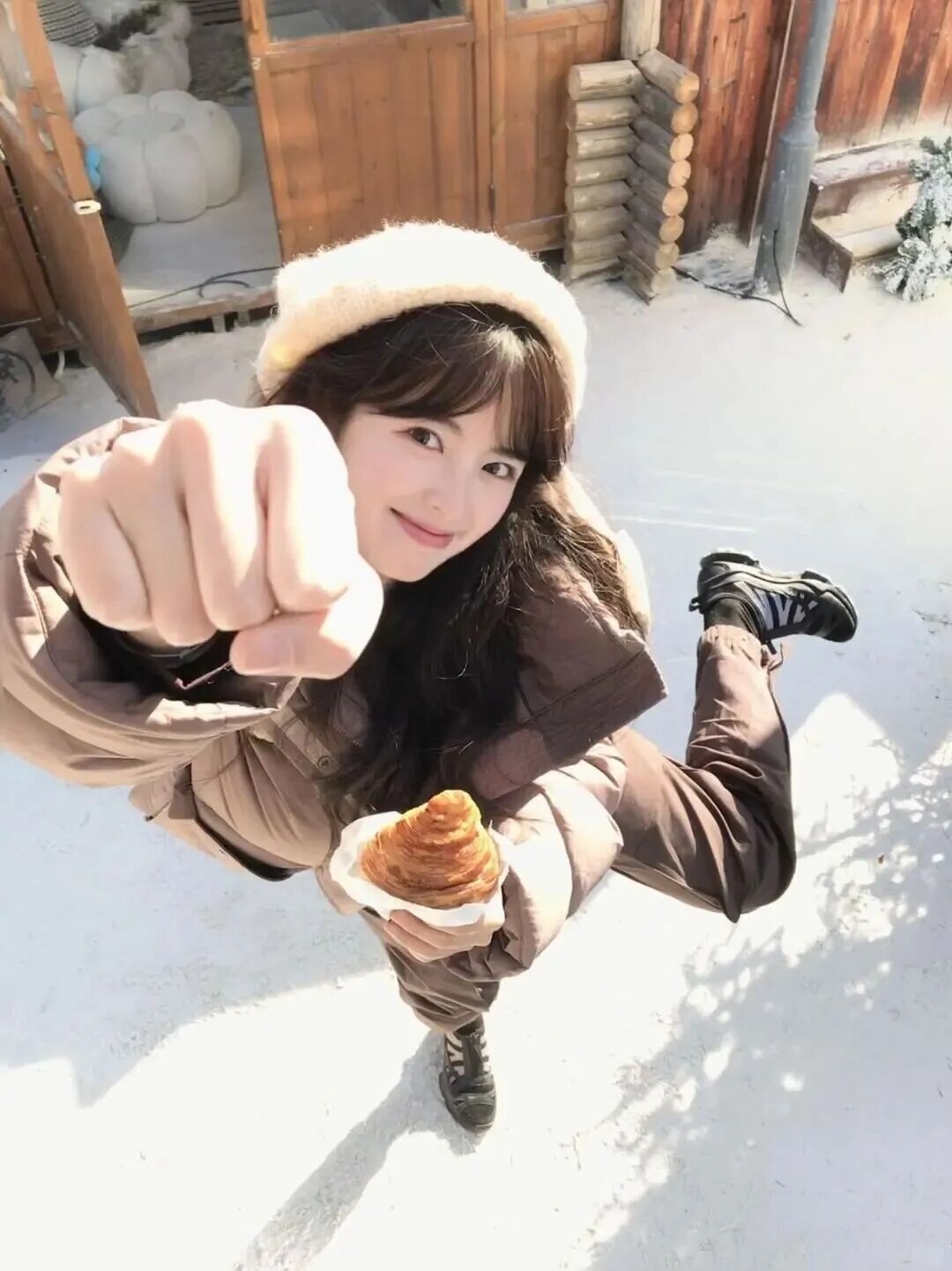 别再乱摆姿势！甜妹拍照轻松拿捏又好看-第2张图片-风享汇