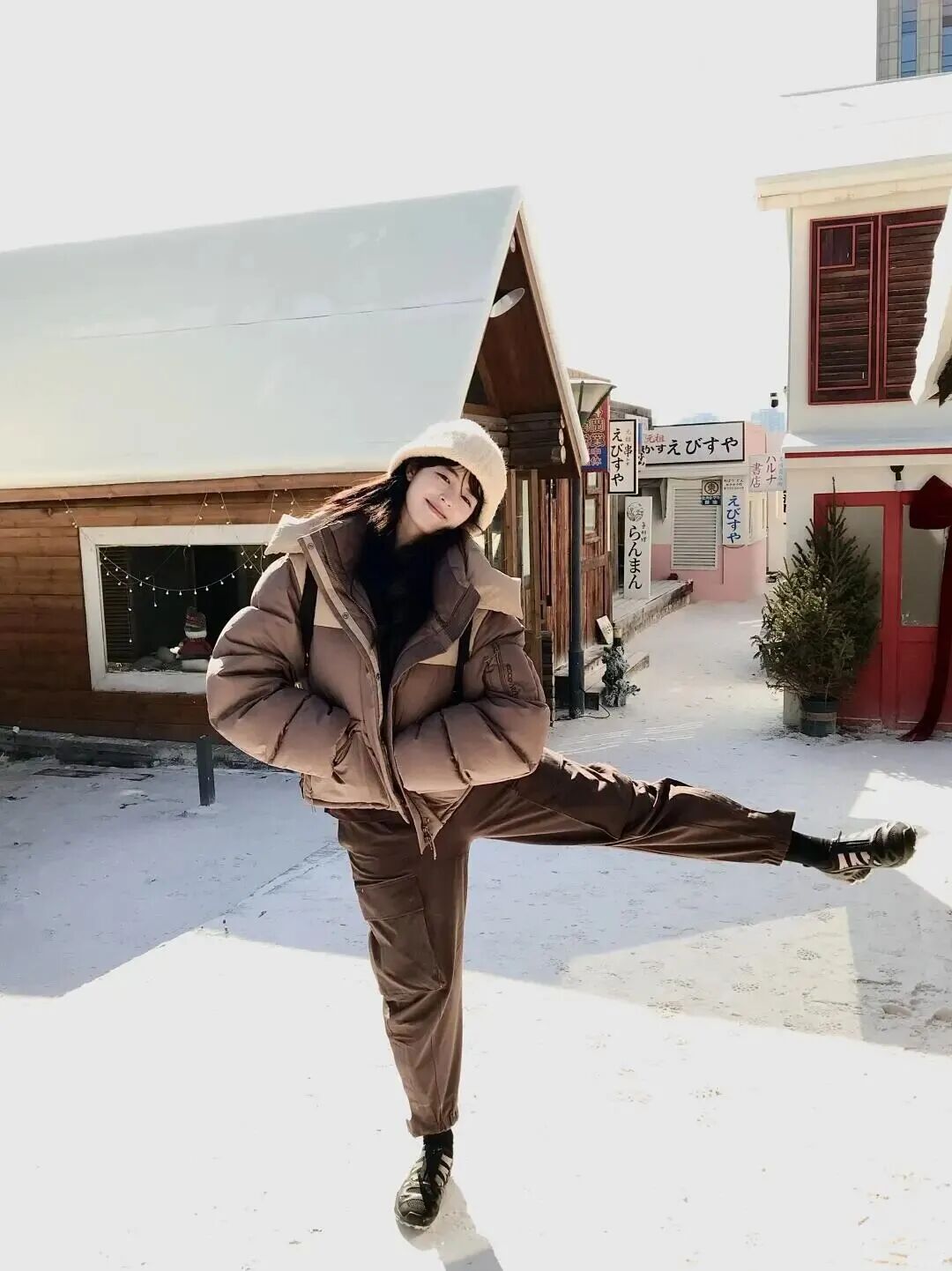 别再乱摆姿势！甜妹拍照轻松拿捏又好看-第9张图片-风享汇