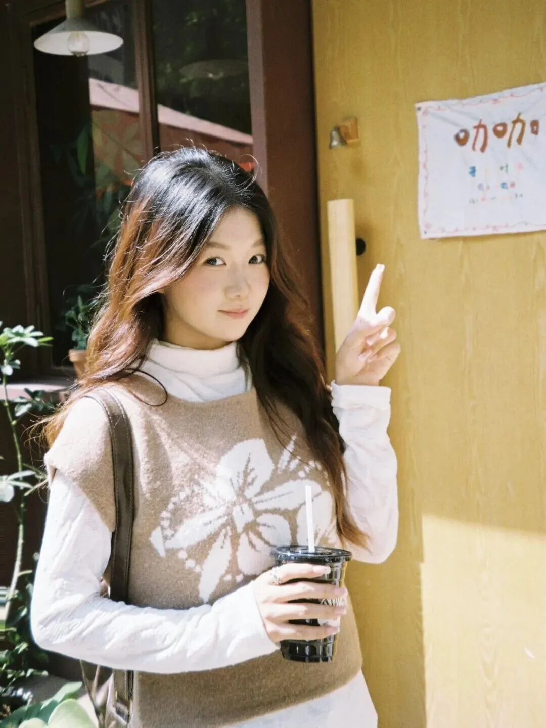 把旅途拍成诗：超实用街头拍照姿势教程-第2张图片-风享汇