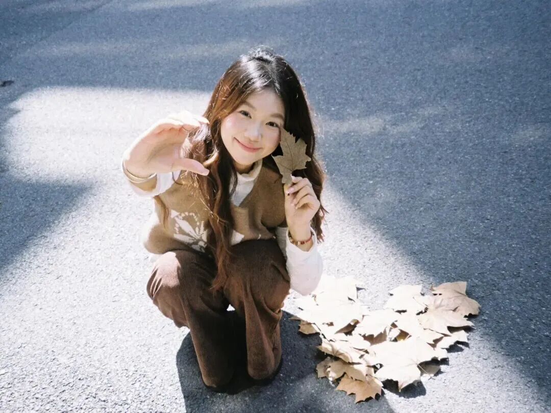 把旅途拍成诗：超实用街头拍照姿势教程-第9张图片-风享汇