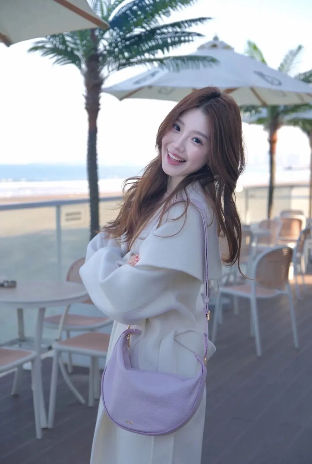 温柔系穿搭拍照技巧｜大衣 + 长裙拍出高级感-第4张图片-风享汇