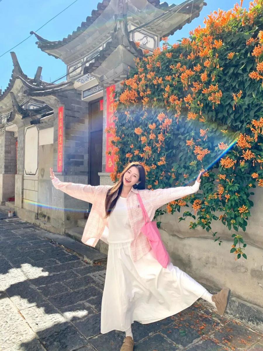 万能灵动拍照姿势,日常随手拍都好看-第4张图片-风享汇 万能灵动拍照姿势,日常随手拍都好看-第4张图片-风享汇