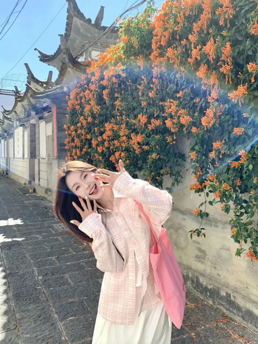 万能灵动拍照姿势,日常随手拍都好看-第5张图片-风享汇 万能灵动拍照姿势,日常随手拍都好看-第5张图片-风享汇